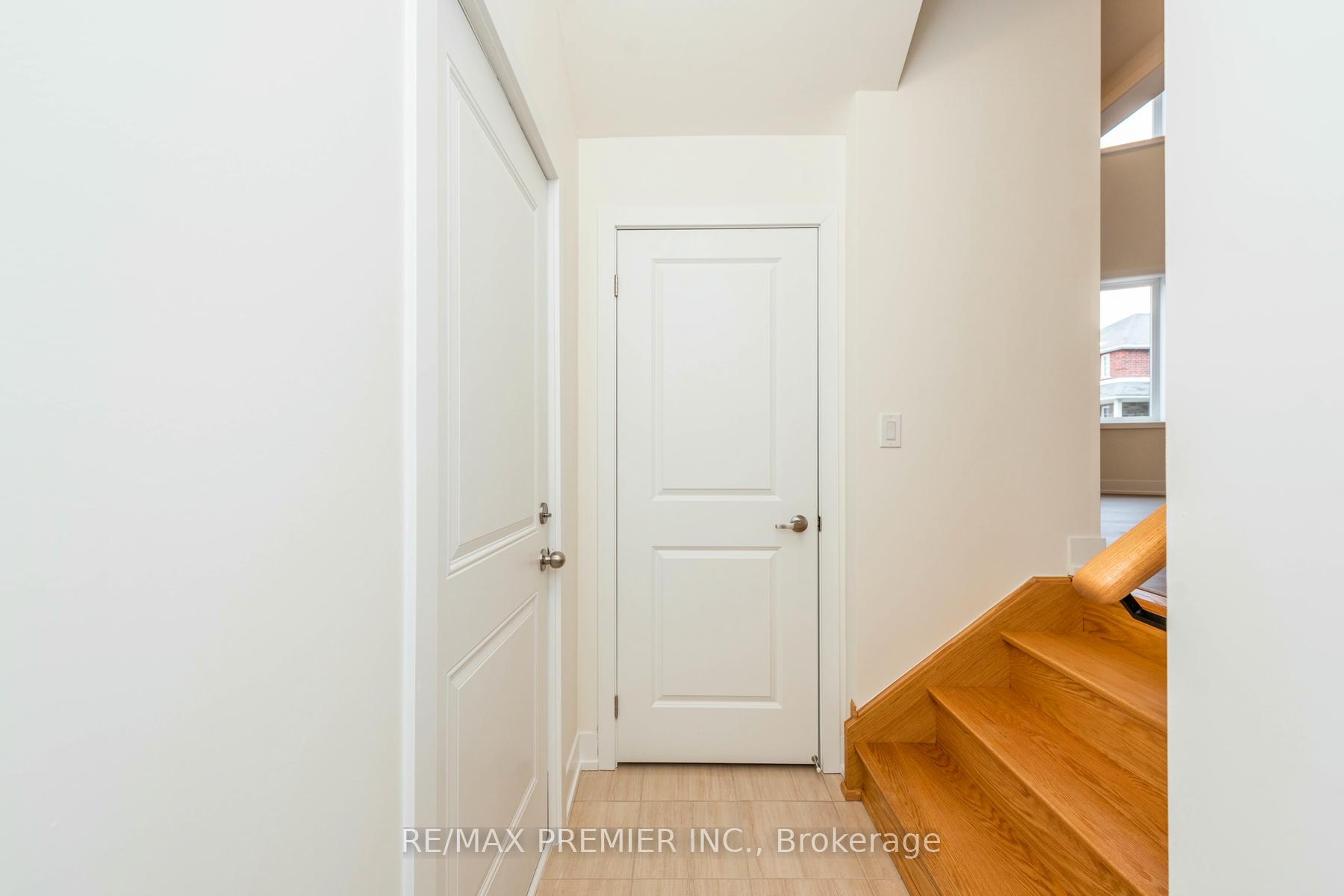 Photo 6 of 39 Auburn Court, Barrie, Ardagh — HOMEH