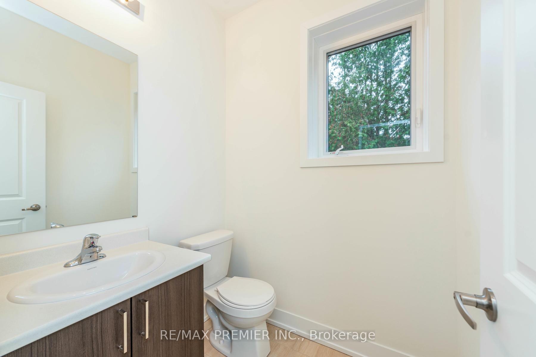 Photo 12 of 39 Auburn Court, Barrie, Ardagh — HOMEH