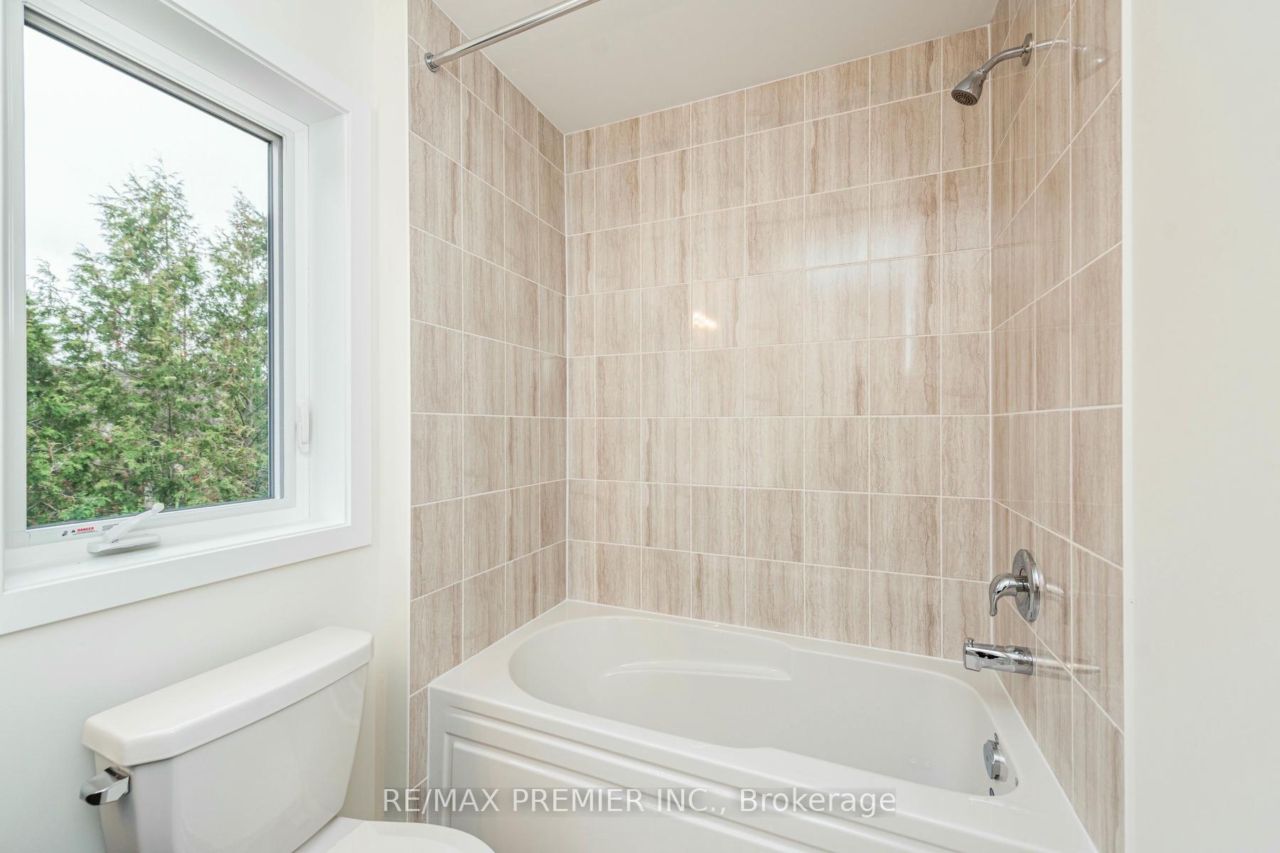 Photo 13 of 39 Auburn Court, Barrie, Ardagh — HOMEH