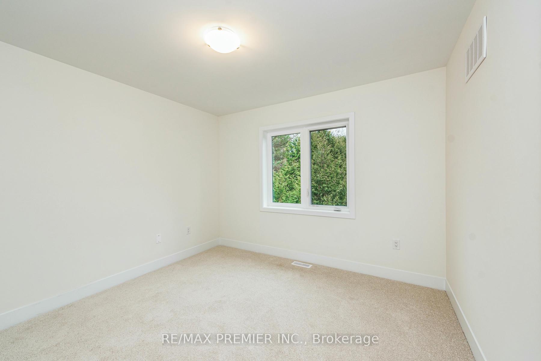 Photo 24 of 39 Auburn Court, Barrie, Ardagh — HOMEH