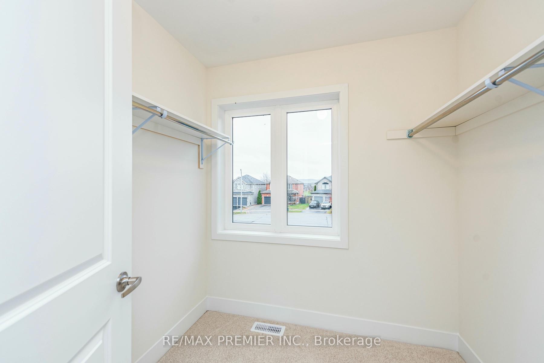 Photo 26 of 39 Auburn Court, Barrie, Ardagh — HOMEH