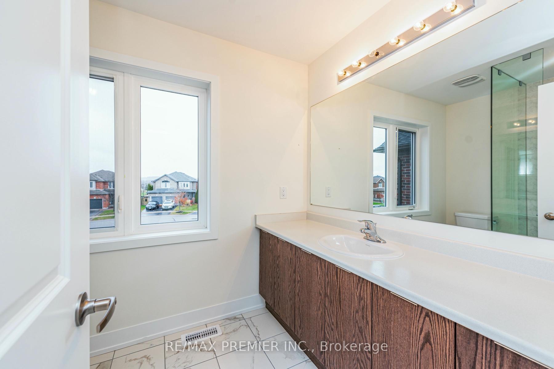 Photo 27 of 39 Auburn Court, Barrie, Ardagh — HOMEH