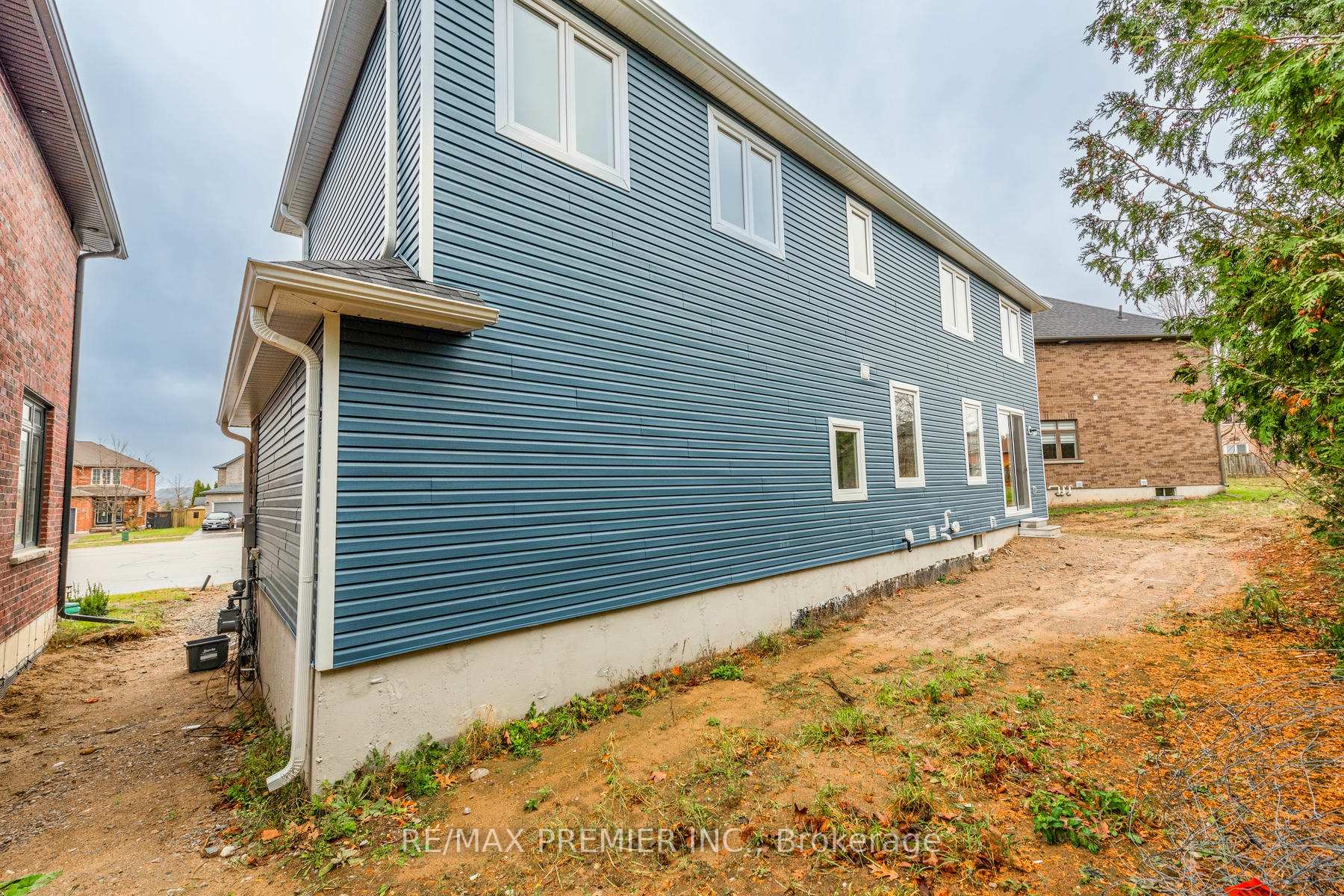 Photo 30 of 39 Auburn Court, Barrie, Ardagh — HOMEH