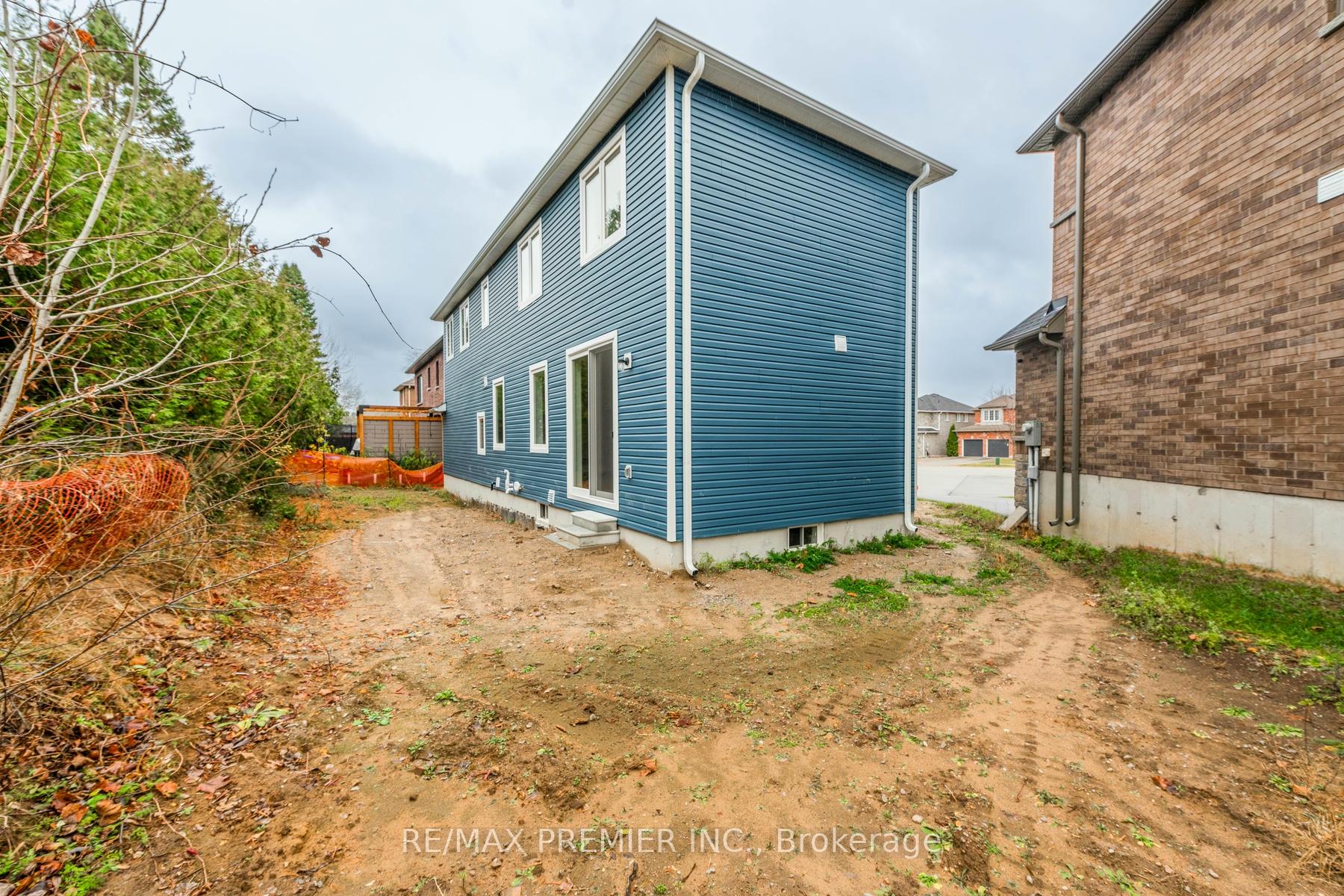 Photo 31 of 39 Auburn Court, Barrie, Ardagh — HOMEH