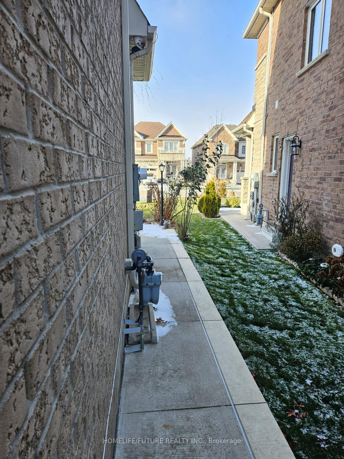 Front of Unit Bsmt, 26 Felix Close