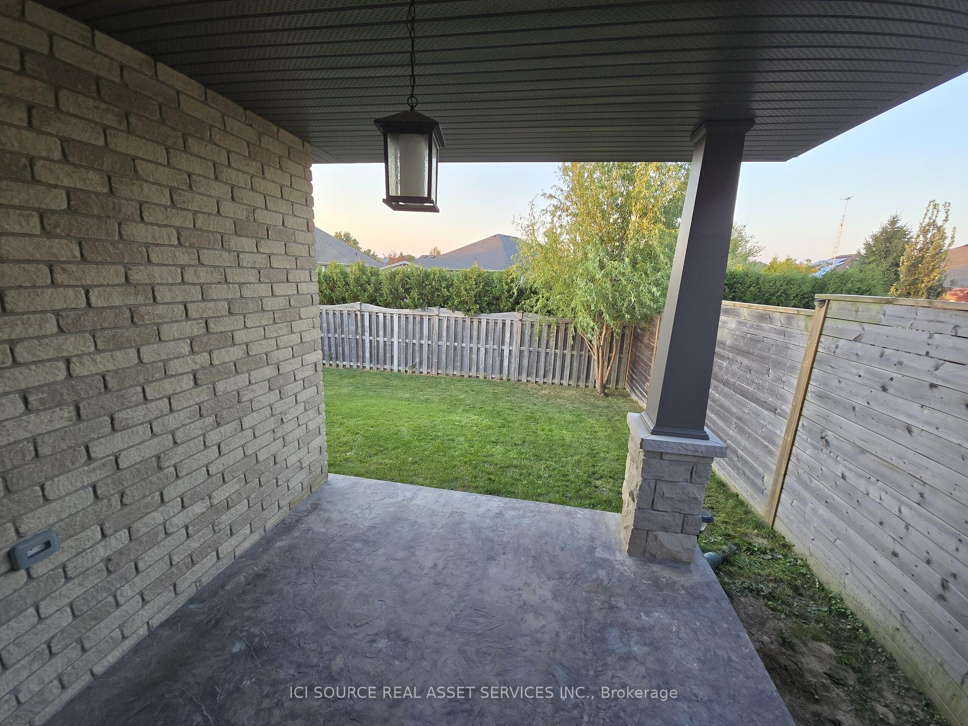 Photo 18 of 312 Graham Coughtry Court, Sarnia — HOMEH