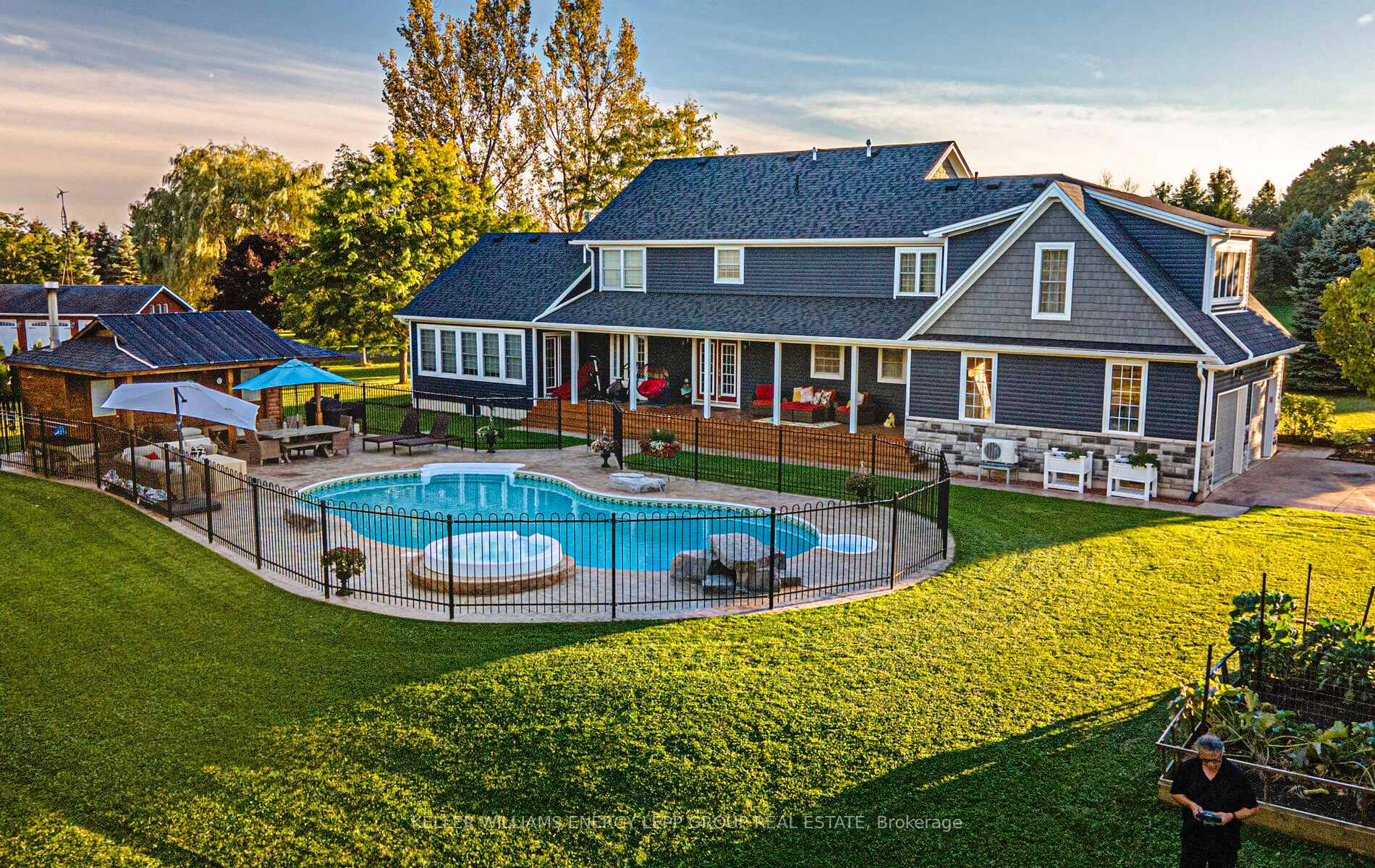 Front of 8 Sunny Ridge Trail