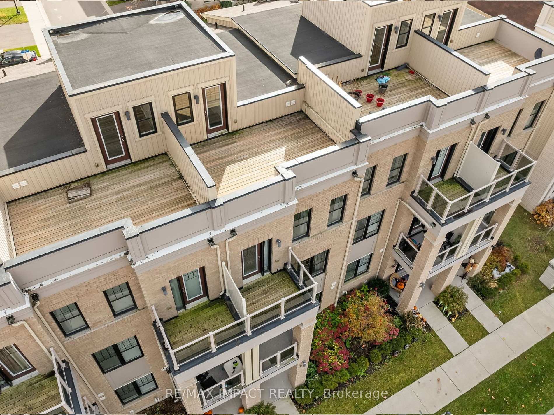 Photo 9 of 31 Prince William Boulevard, Clarington, Bowmanville — HOMEH