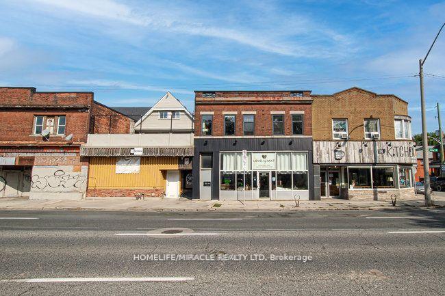 Front of 807-809 King Street E