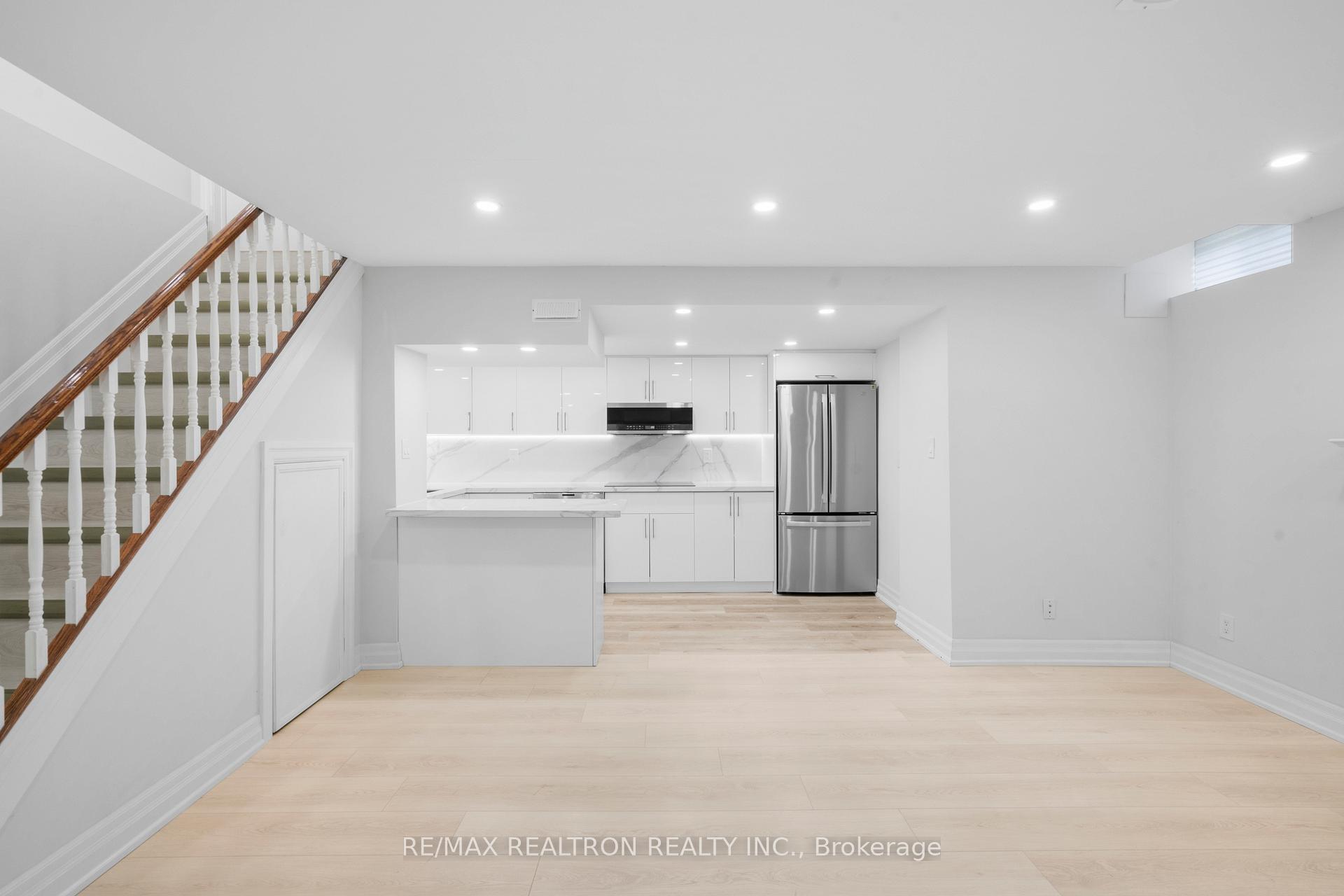 Photo 2 of Unit BSMT, 91 Gateway Drive, Aurora, Bayview Wellington — HOMEH