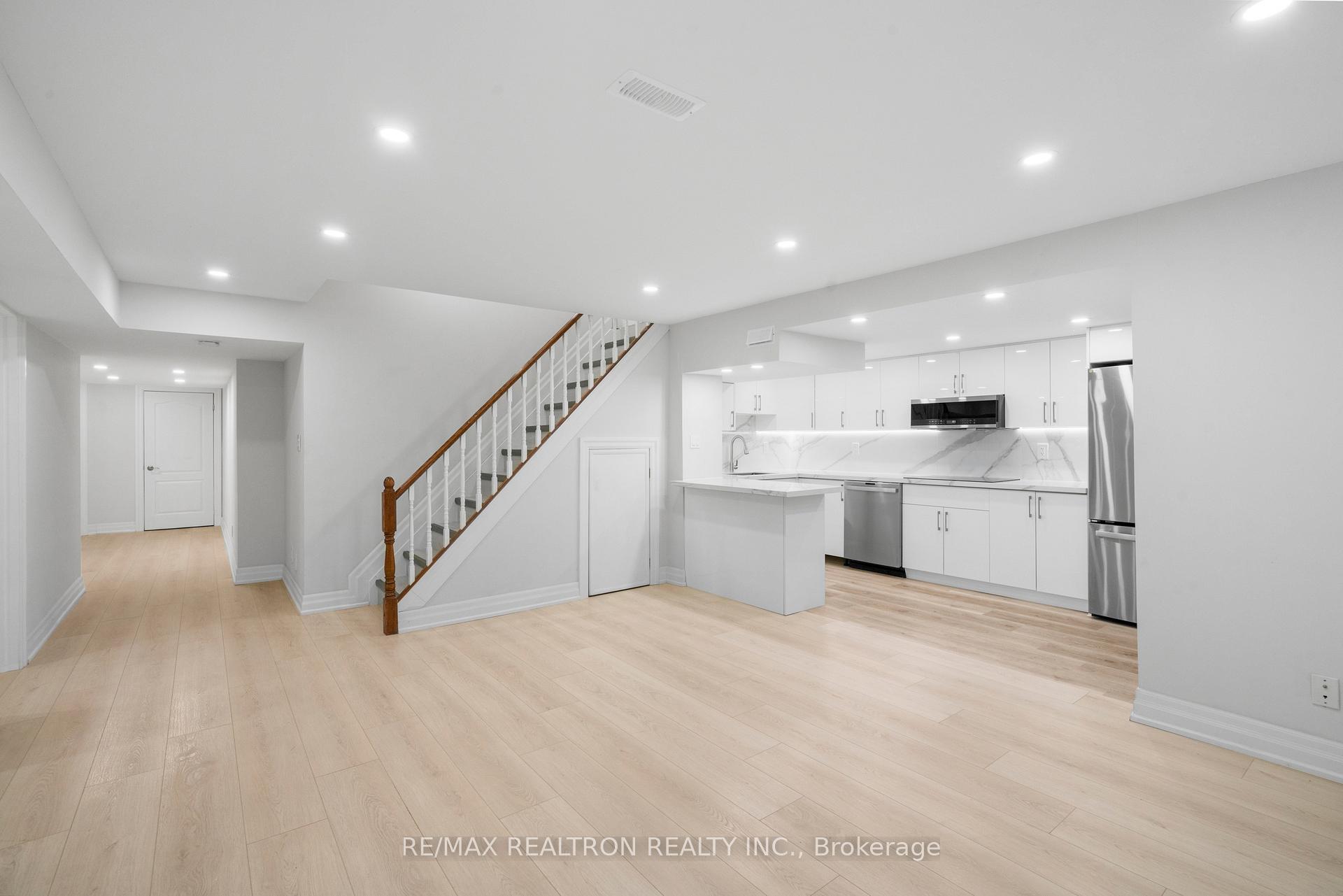 Photo 3 of Unit BSMT, 91 Gateway Drive, Aurora, Bayview Wellington — HOMEH