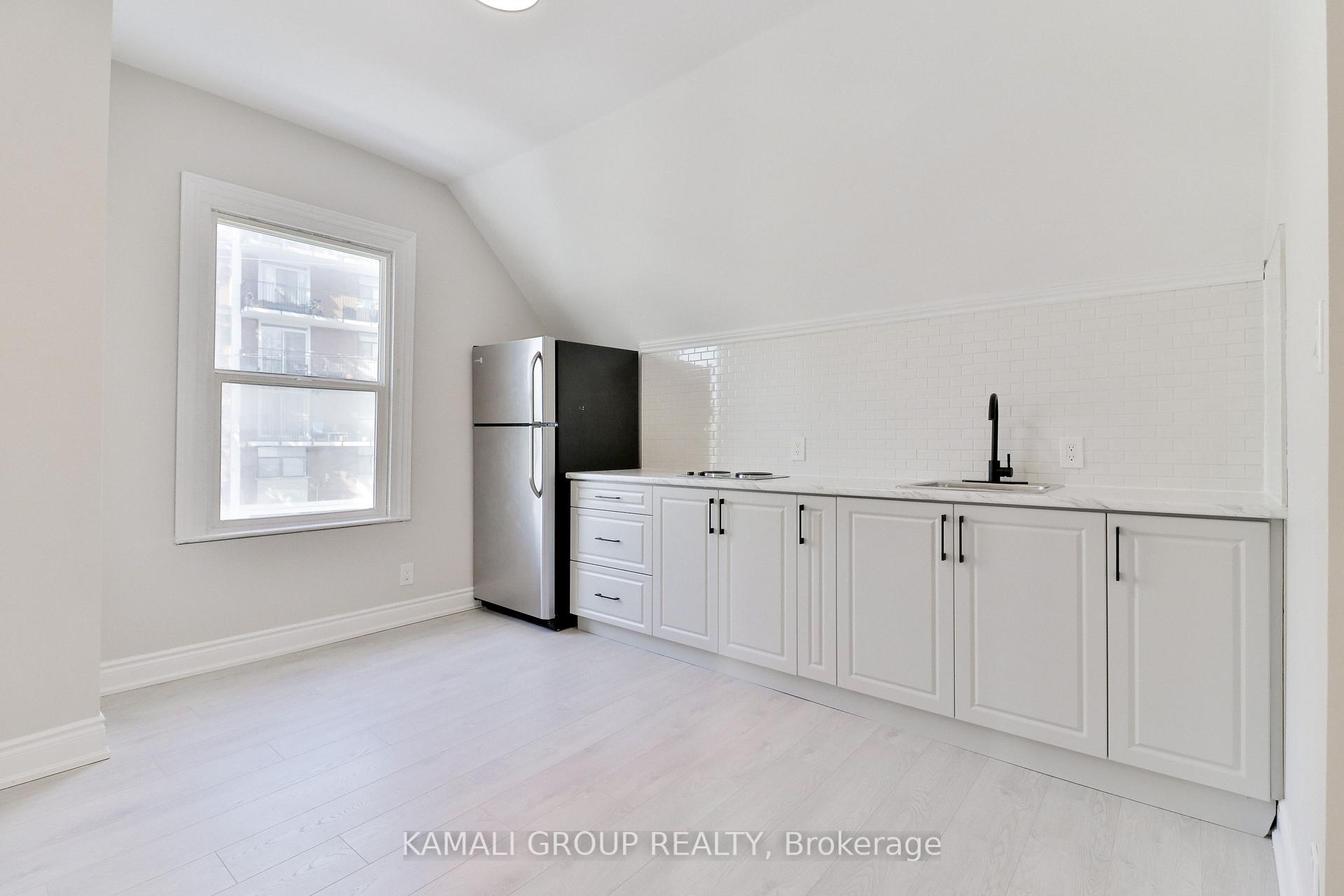 Front of Unit 3, 93 Mcmillan Drive
