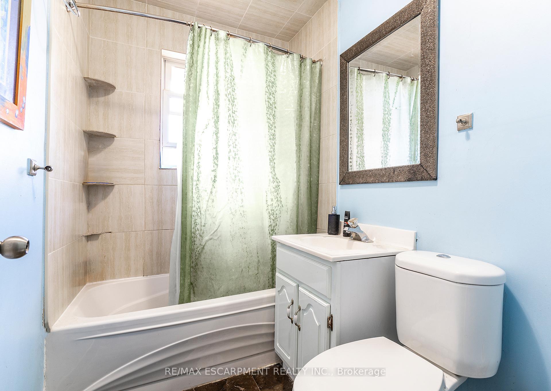 Photo 12 of 50 Toby Crescent, Hamilton, Huntington — HOMEH