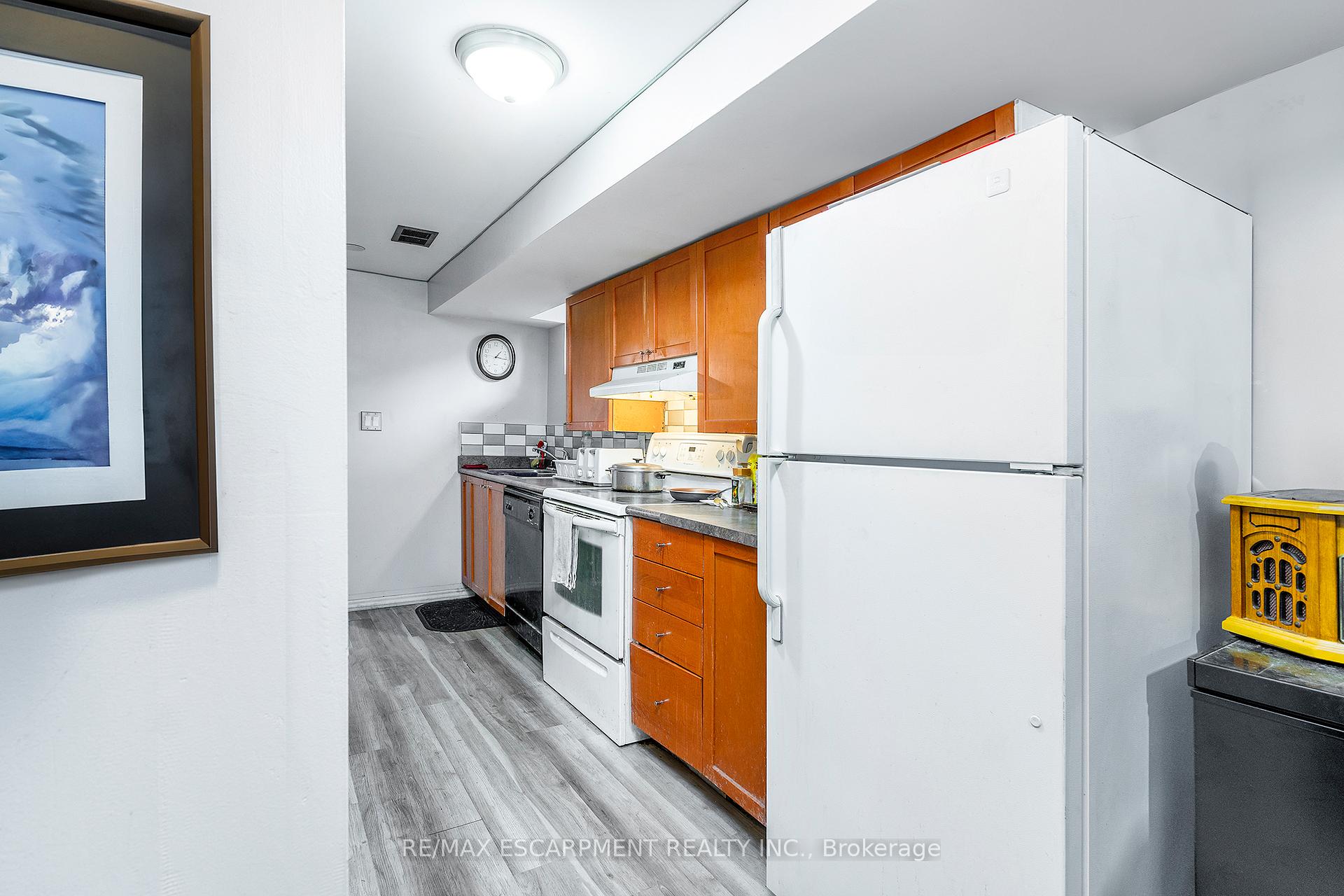Photo 2 of 50 Toby Crescent, Hamilton, Huntington — HOMEH