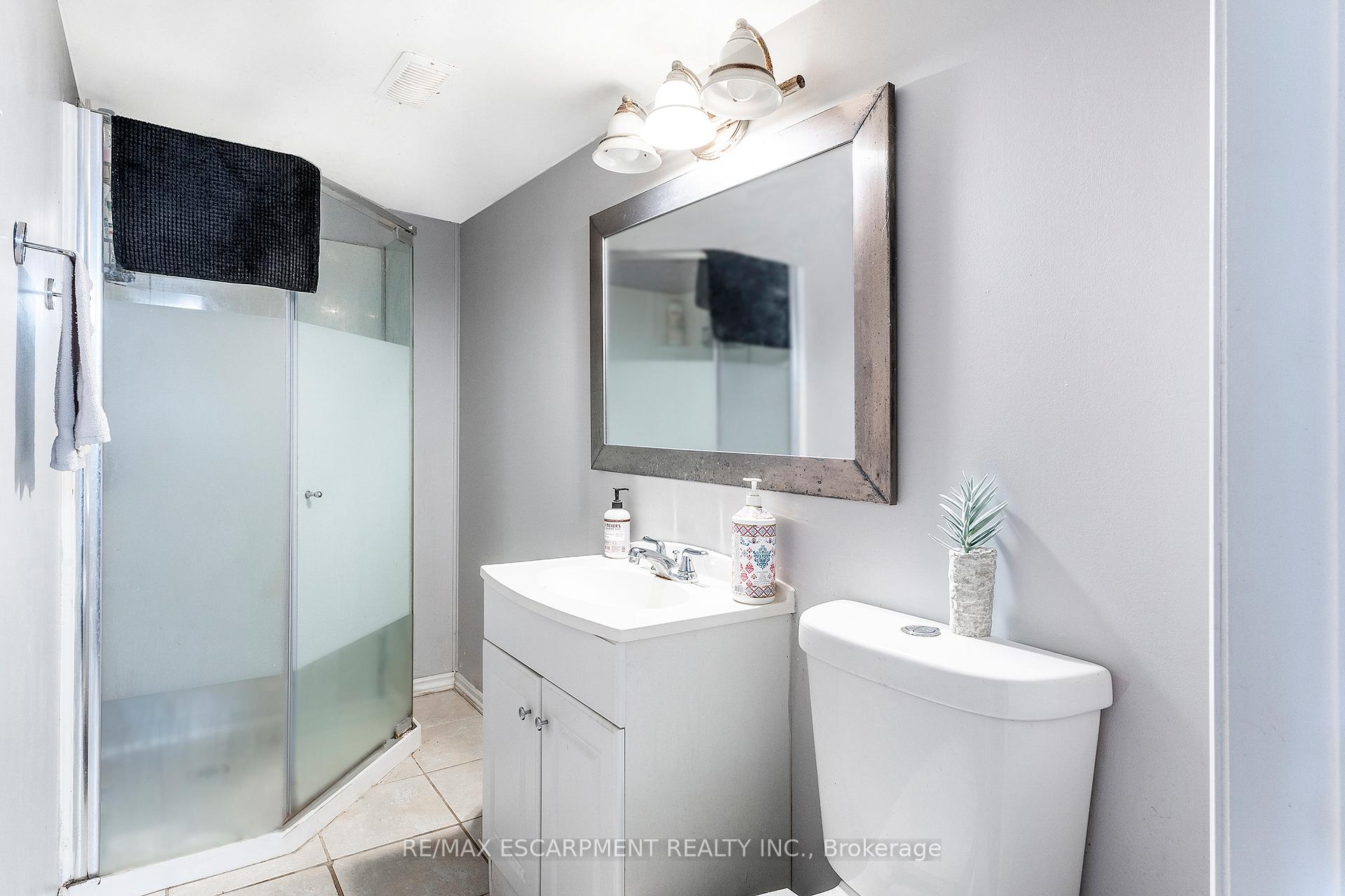 Photo 10 of 50 Toby Crescent, Hamilton, Huntington — HOMEH