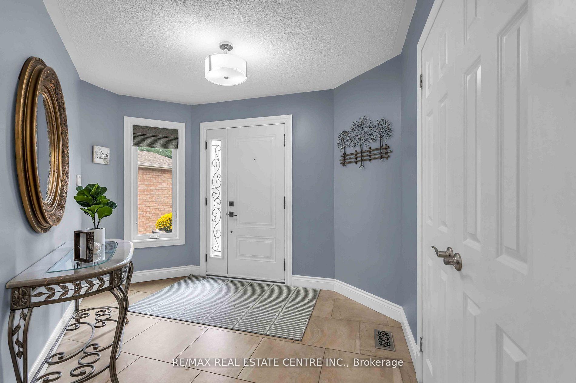Photo 8 of 5 Cornerstone Court, Caledon, Bolton East — HOMEH