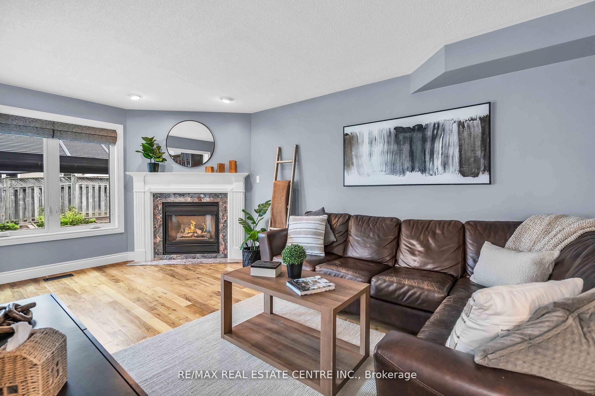 Photo 3 of 5 Cornerstone Court, Caledon, Bolton East — HOMEH