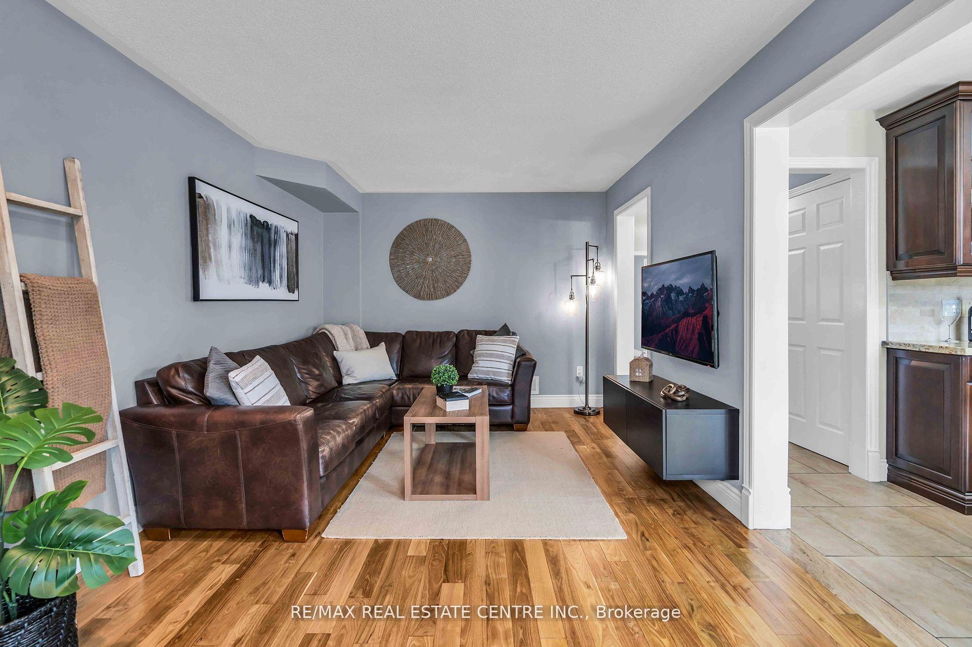 Photo 6 of 5 Cornerstone Court, Caledon, Bolton East — HOMEH