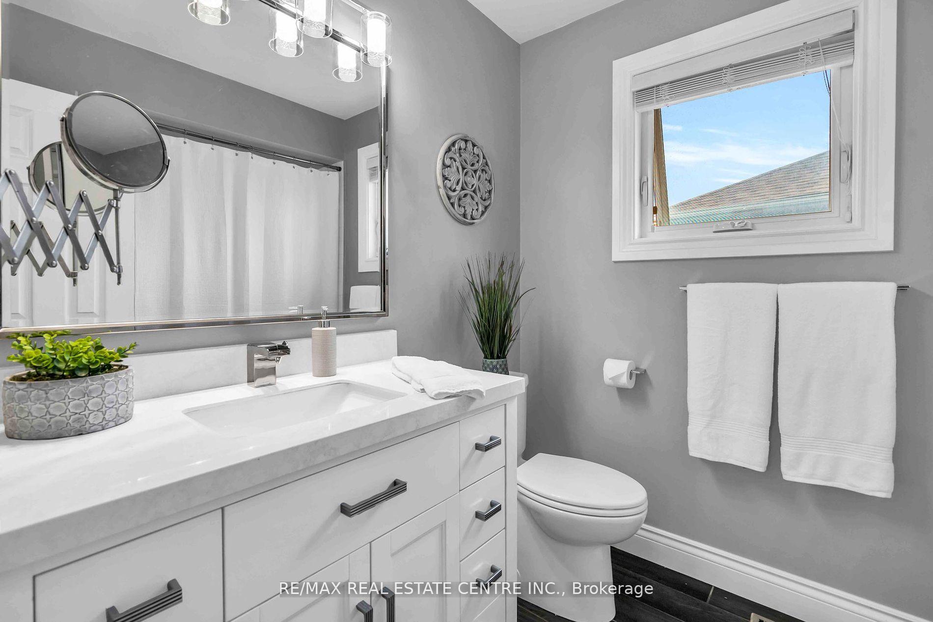 Photo 12 of 5 Cornerstone Court, Caledon, Bolton East — HOMEH