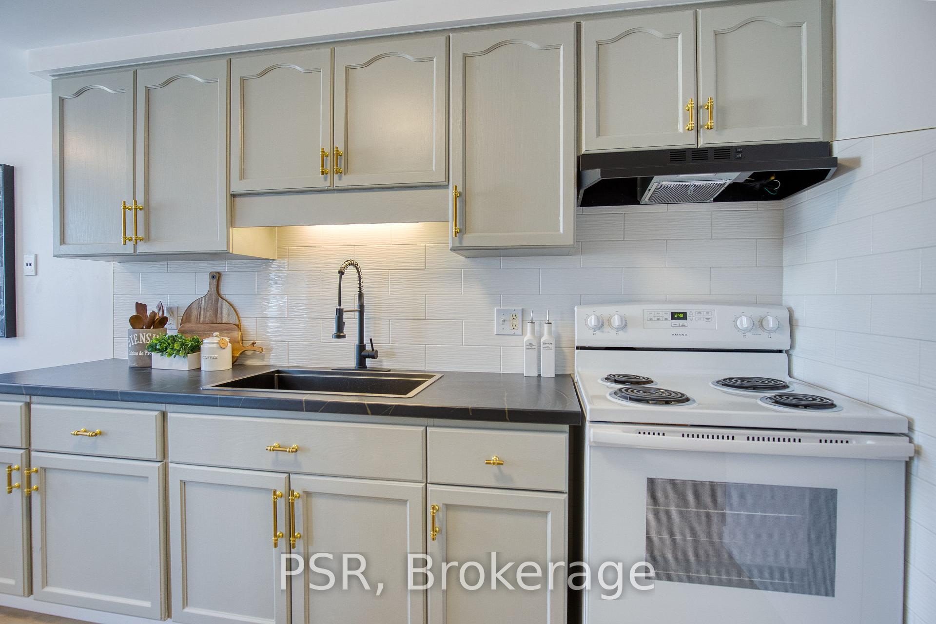 Photo 5 of 148 Auburn Drive, Waterloo — HOMEH