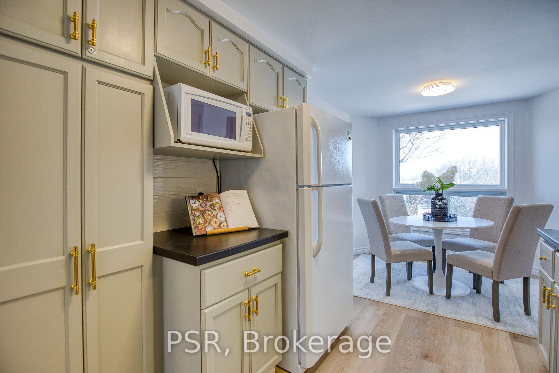 Photo 15 of 148 Auburn Drive, Waterloo — HOMEH