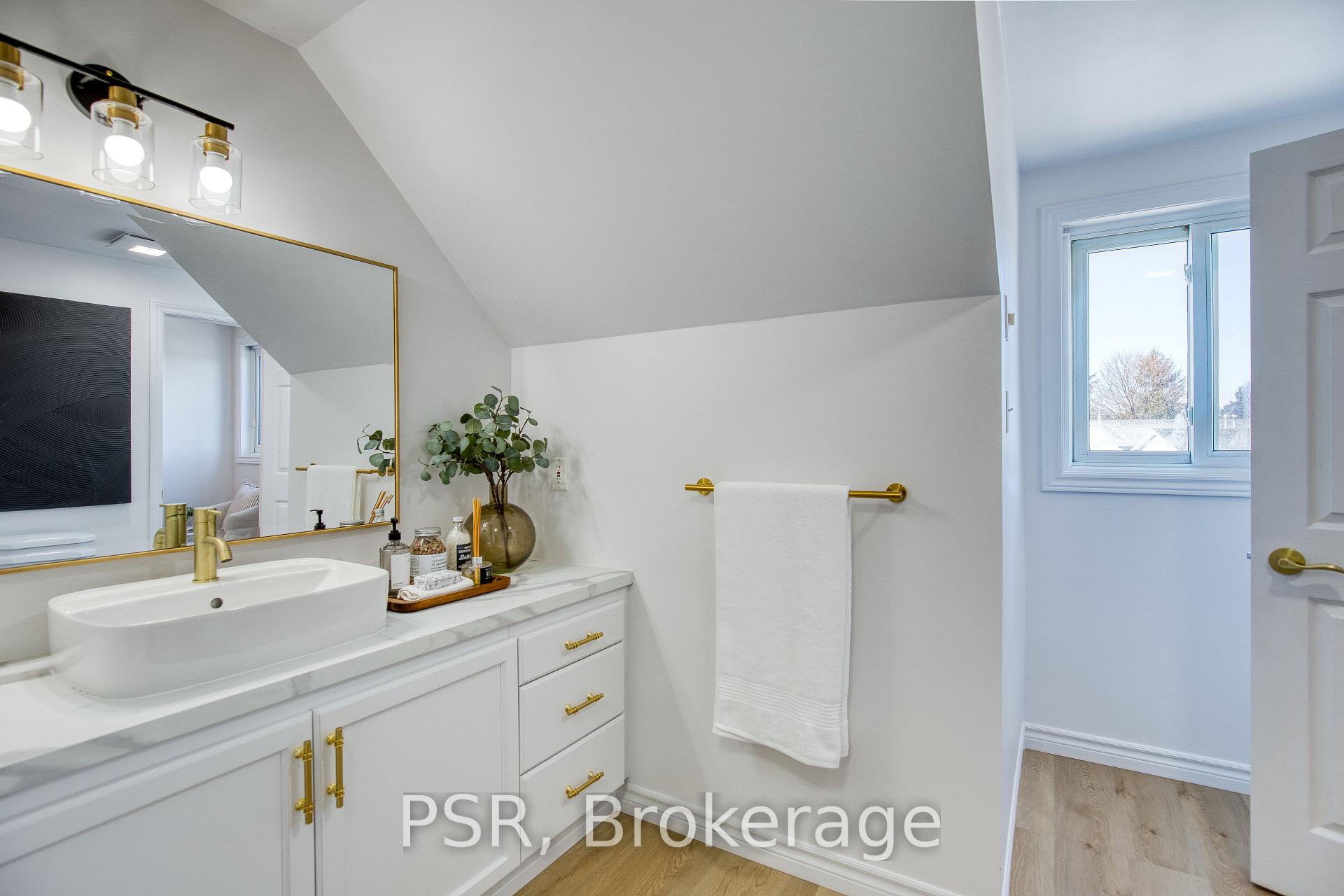 Photo 22 of 148 Auburn Drive, Waterloo — HOMEH