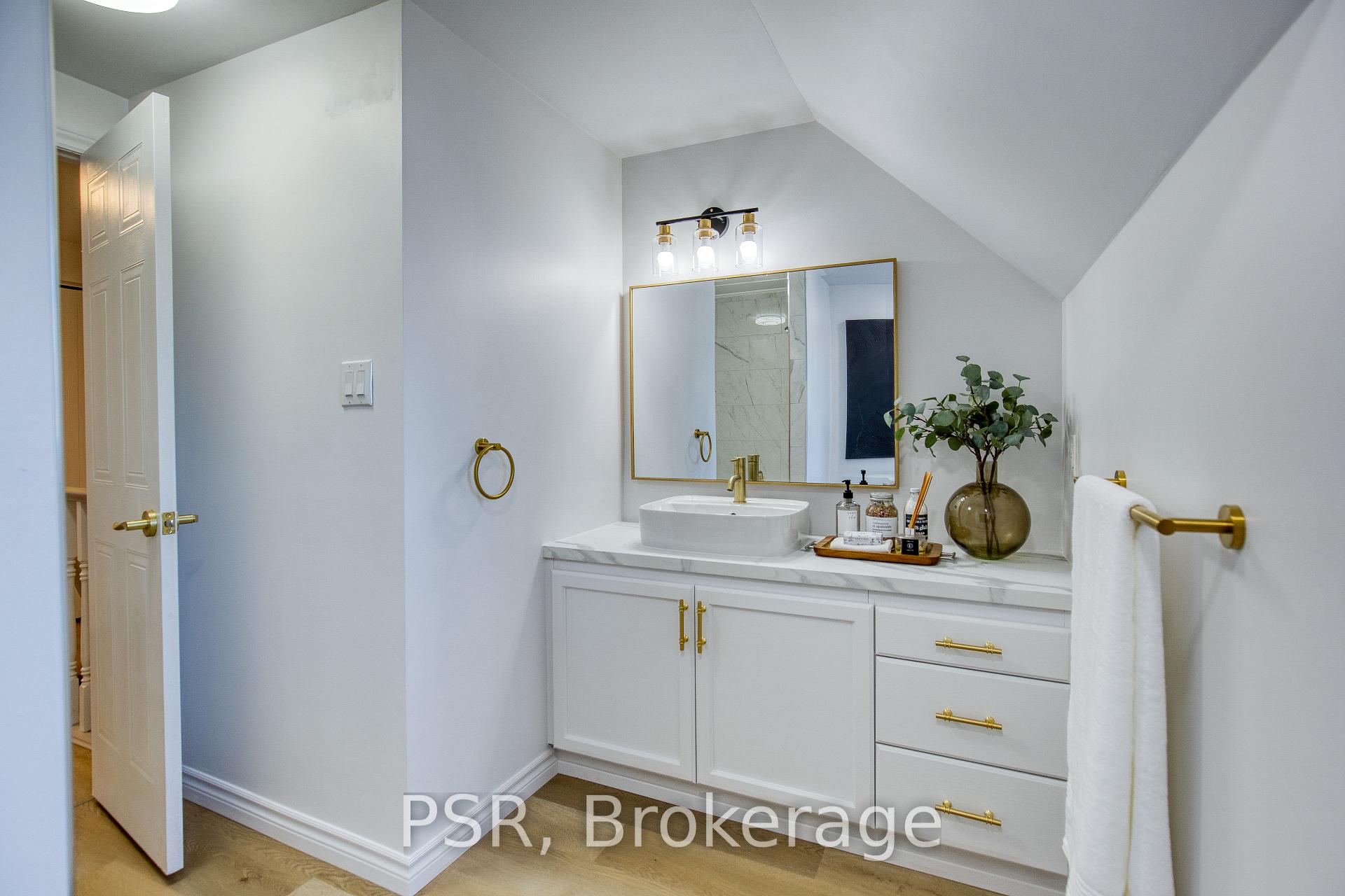 Photo 23 of 148 Auburn Drive, Waterloo — HOMEH