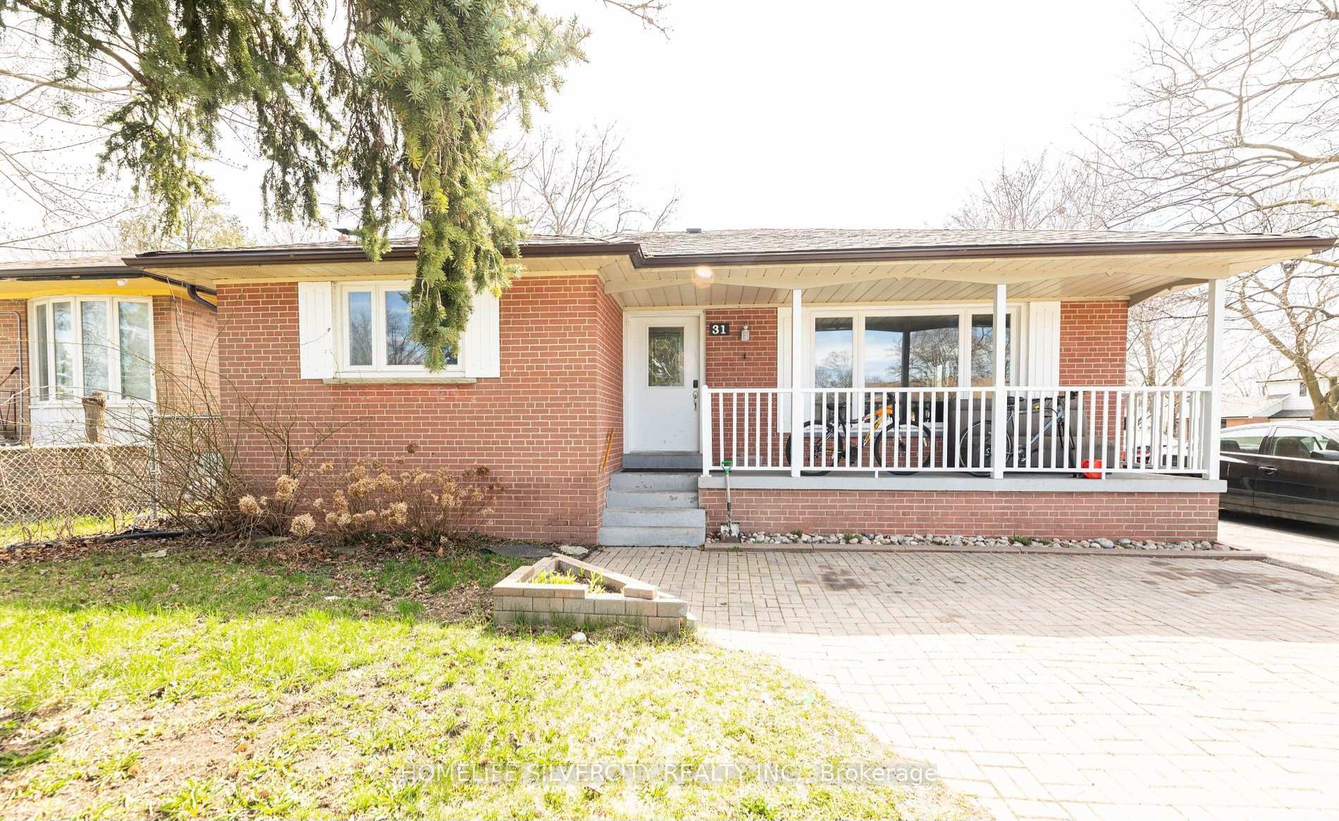 Front of 31 Windermere Court