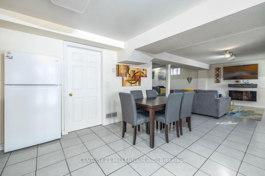 Photo 18 of Unit Lower, 268 Greenock Drive, Vaughan, Maple — HOMEH