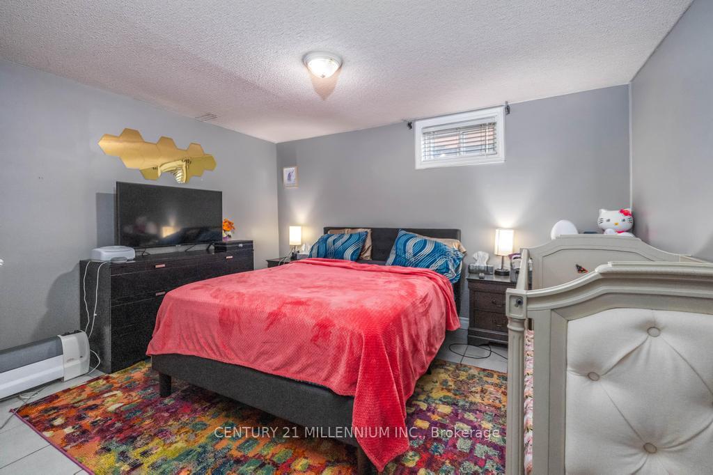 Photo 9 of Unit Lower, 268 Greenock Drive, Vaughan, Maple — HOMEH