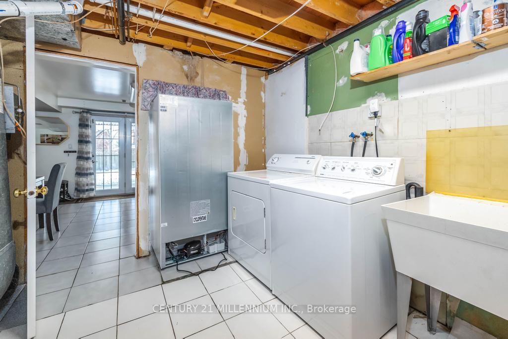 Photo 11 of Unit Lower, 268 Greenock Drive, Vaughan, Maple — HOMEH