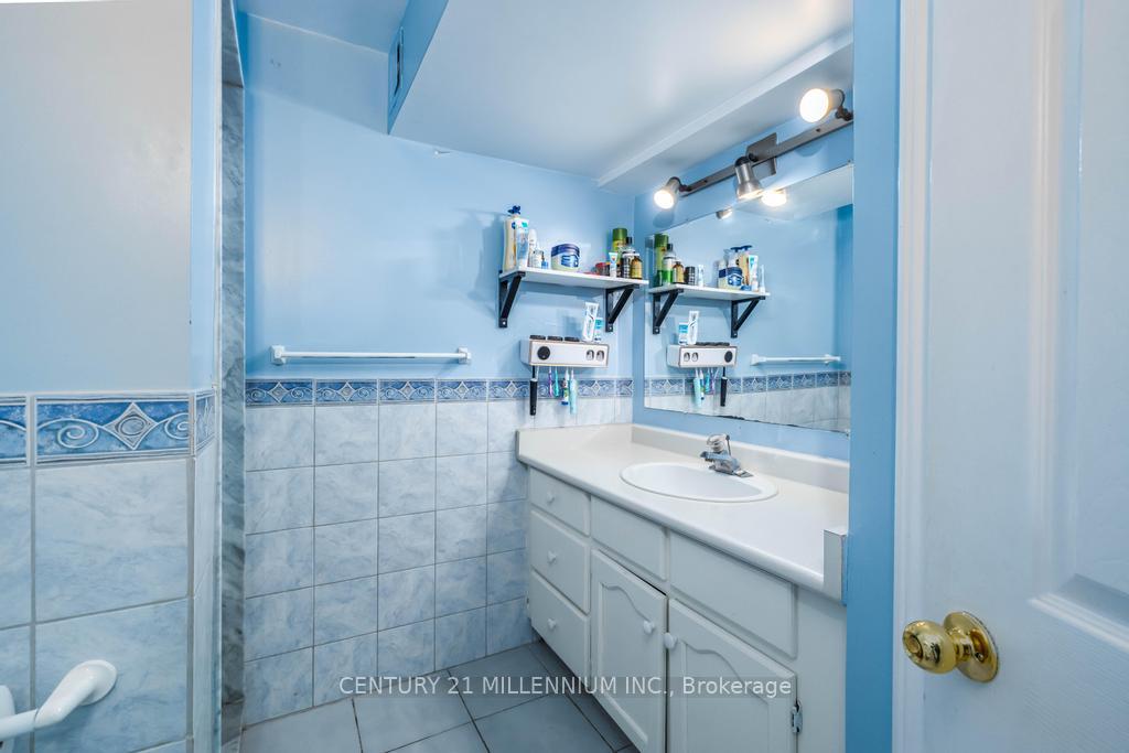 Photo 15 of Unit Lower, 268 Greenock Drive, Vaughan, Maple — HOMEH
