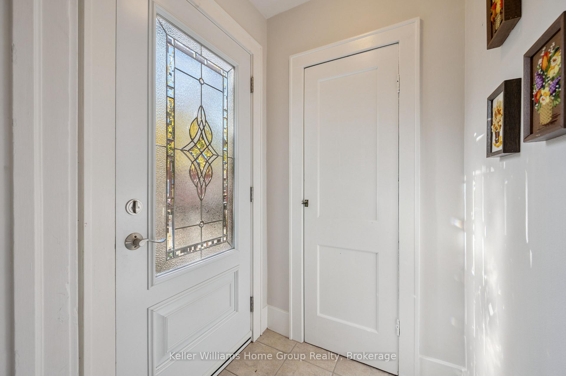 Photo 3 of 47 Hillcrest Drive, Guelph, St. George's — HOMEH