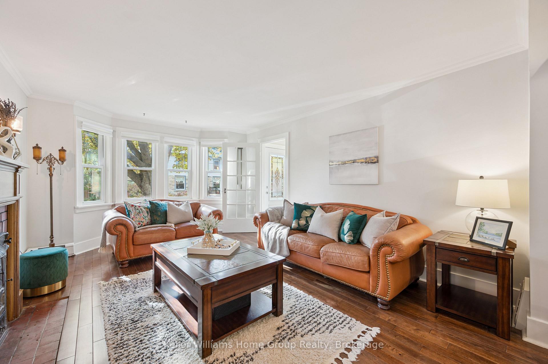 Photo 5 of 47 Hillcrest Drive, Guelph, St. George's — HOMEH