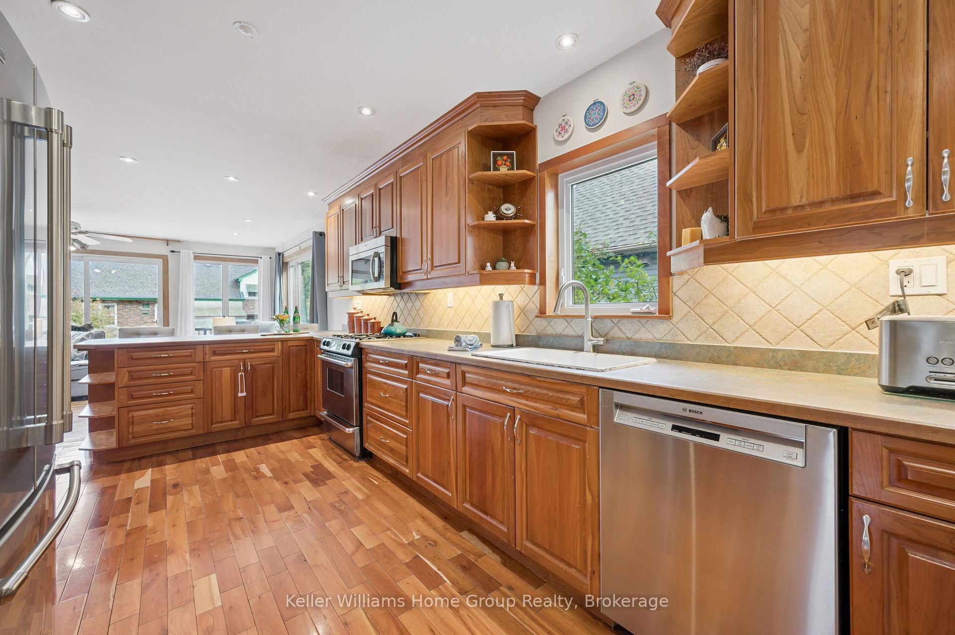 Photo 9 of 47 Hillcrest Drive, Guelph, St. George's — HOMEH