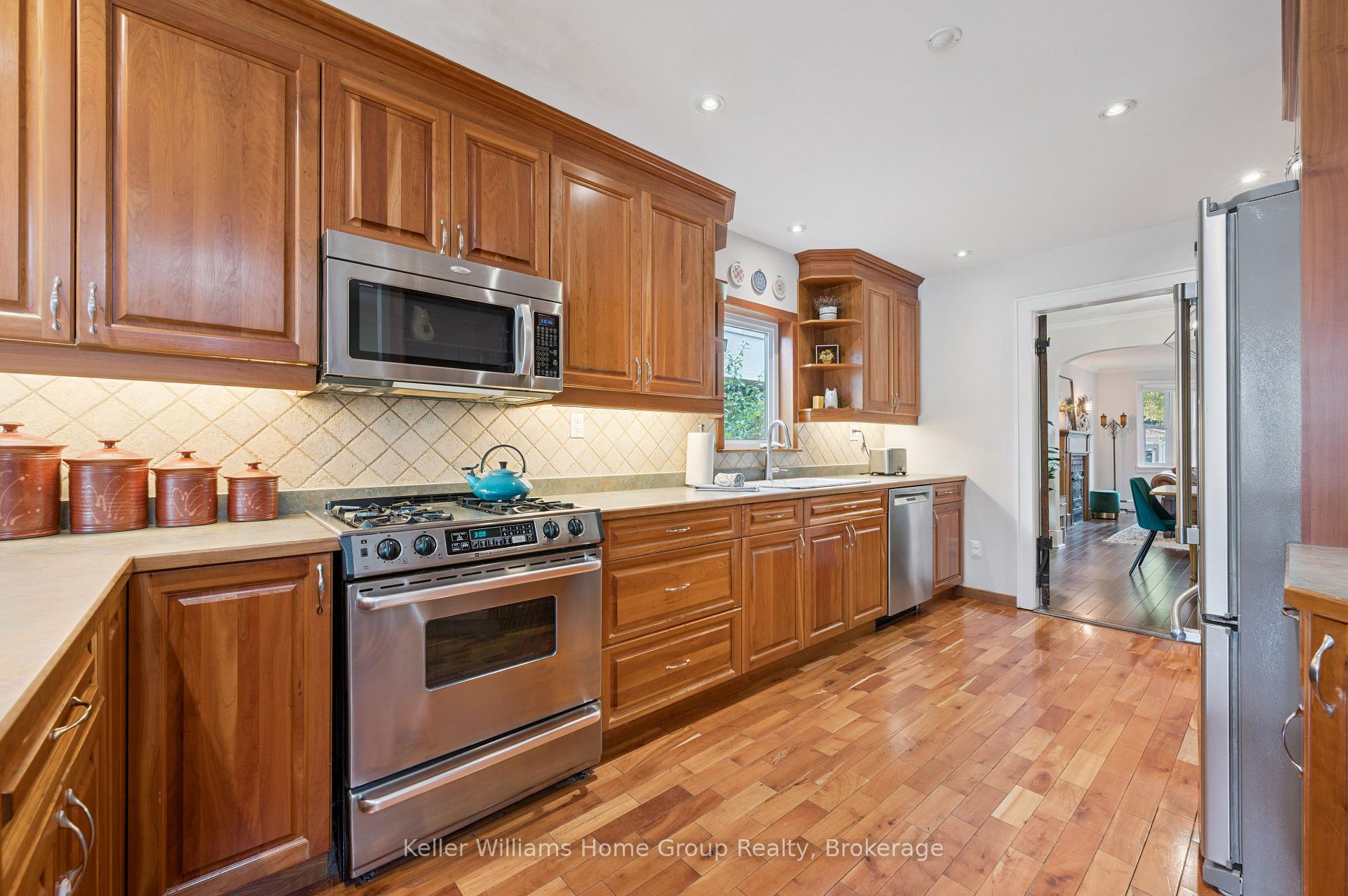 Photo 10 of 47 Hillcrest Drive, Guelph, St. George's — HOMEH