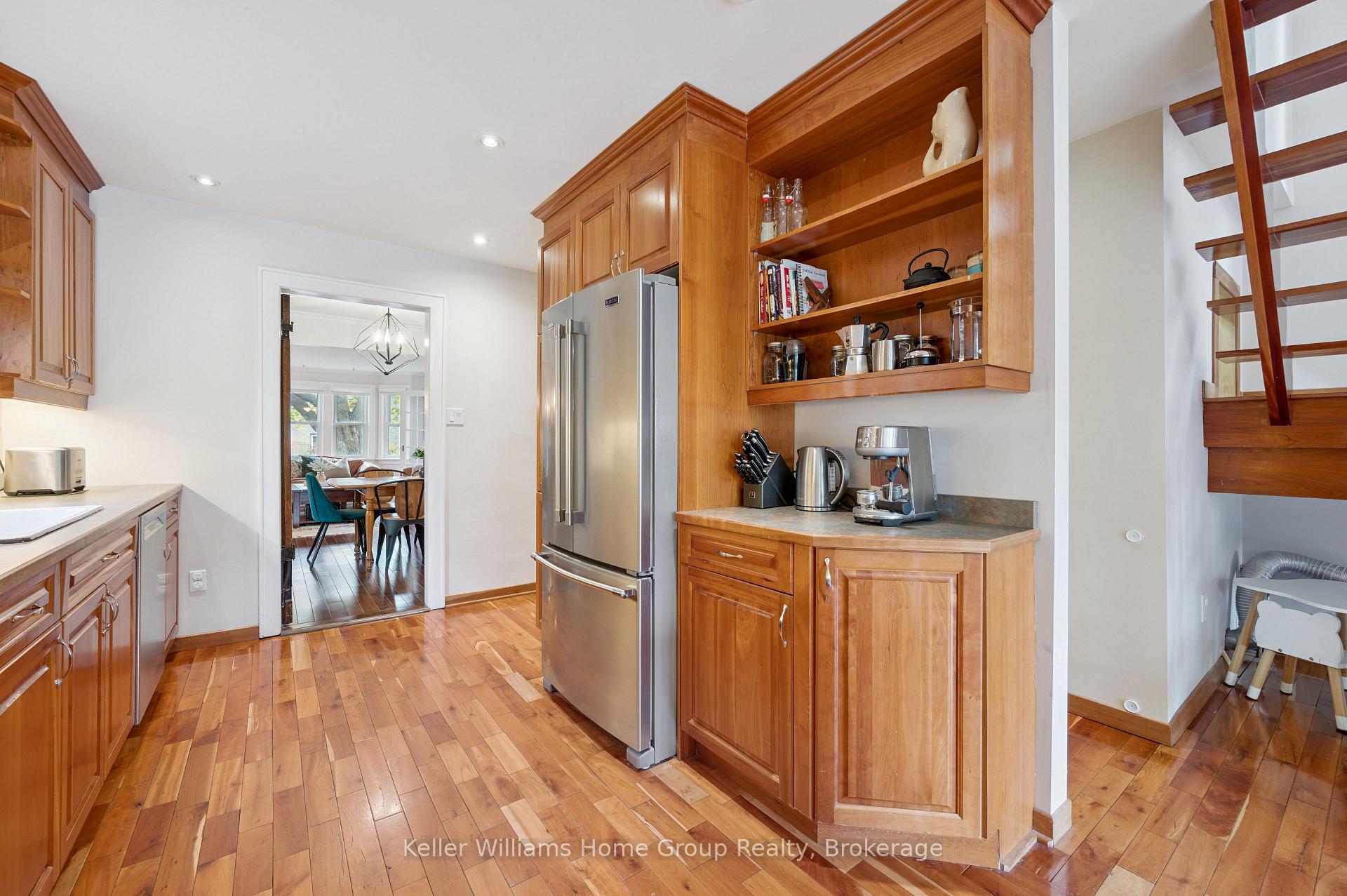 Photo 11 of 47 Hillcrest Drive, Guelph, St. George's — HOMEH