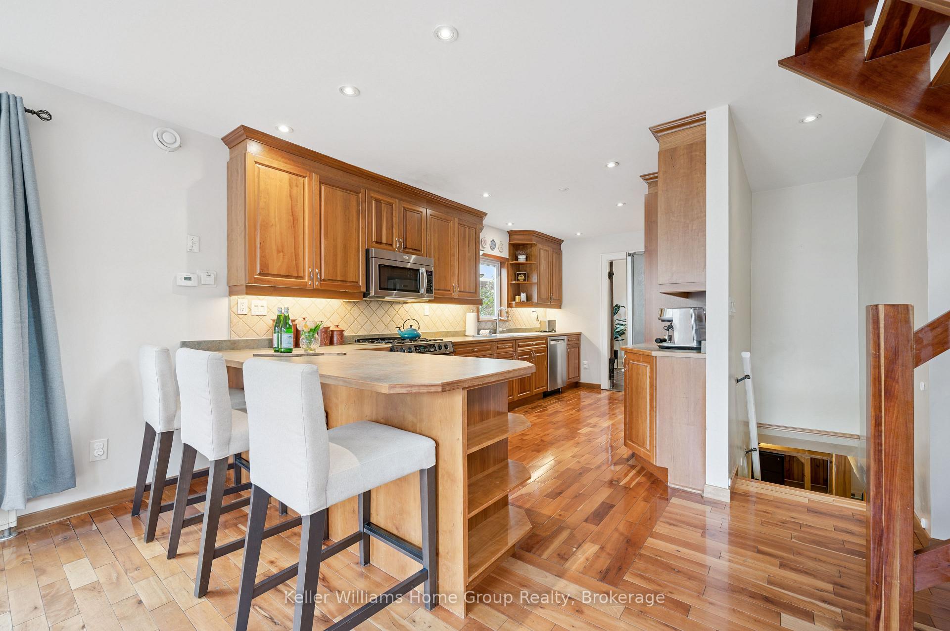 Photo 12 of 47 Hillcrest Drive, Guelph, St. George's — HOMEH