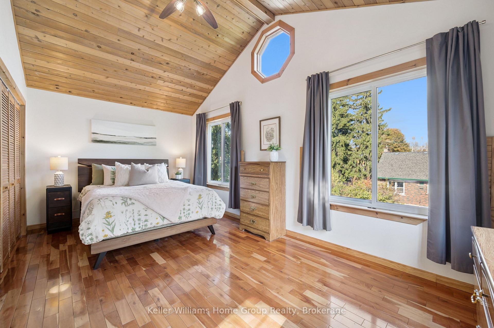 Photo 20 of 47 Hillcrest Drive, Guelph, St. George's — HOMEH