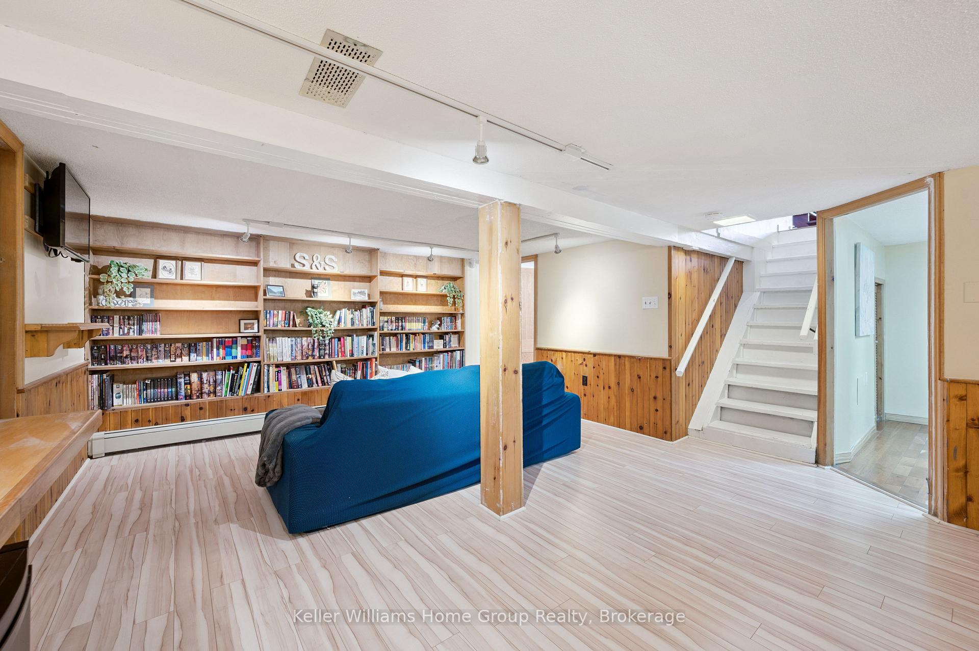 Photo 23 of 47 Hillcrest Drive, Guelph, St. George's — HOMEH