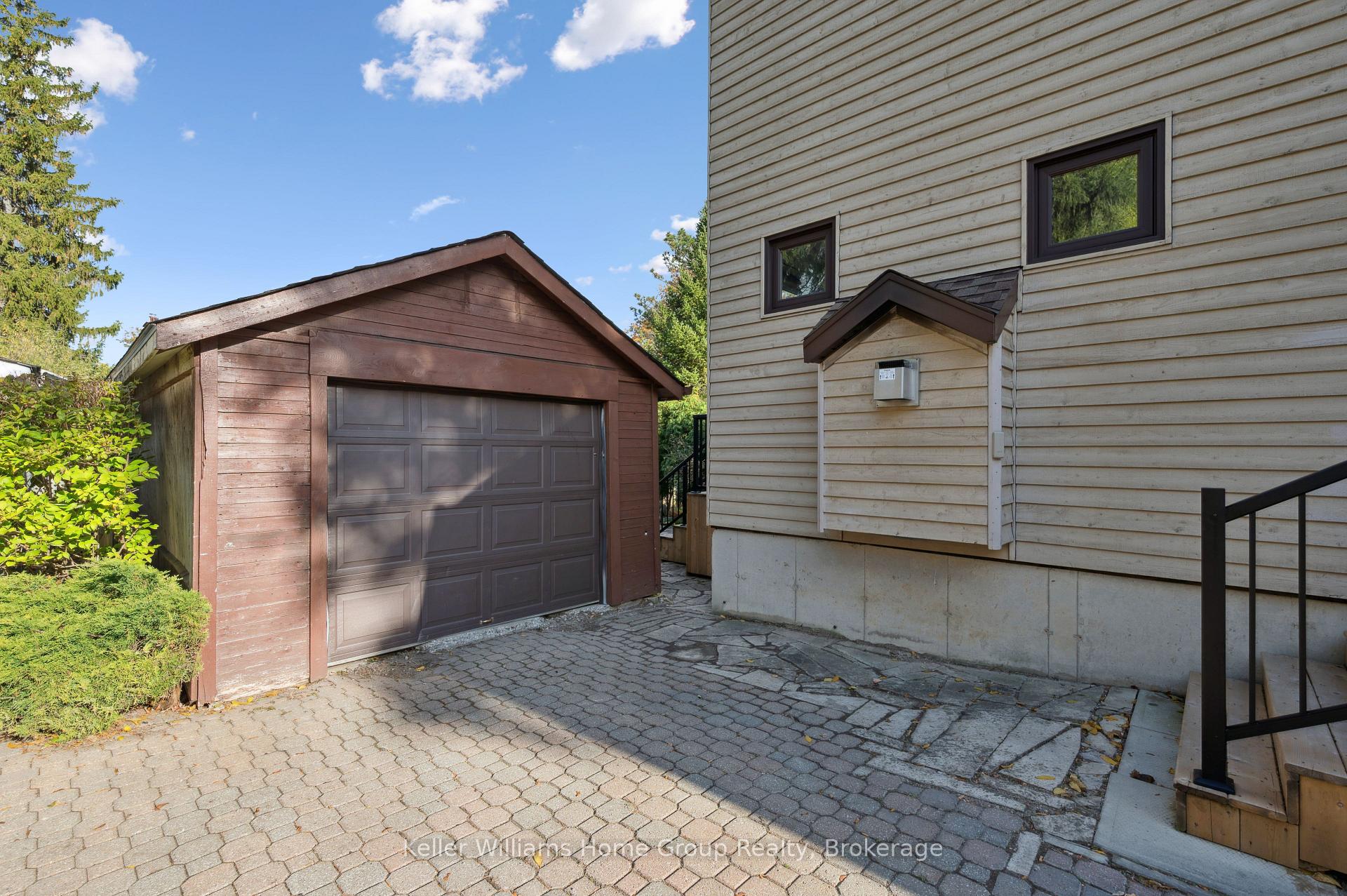 Photo 32 of 47 Hillcrest Drive, Guelph, St. George's — HOMEH