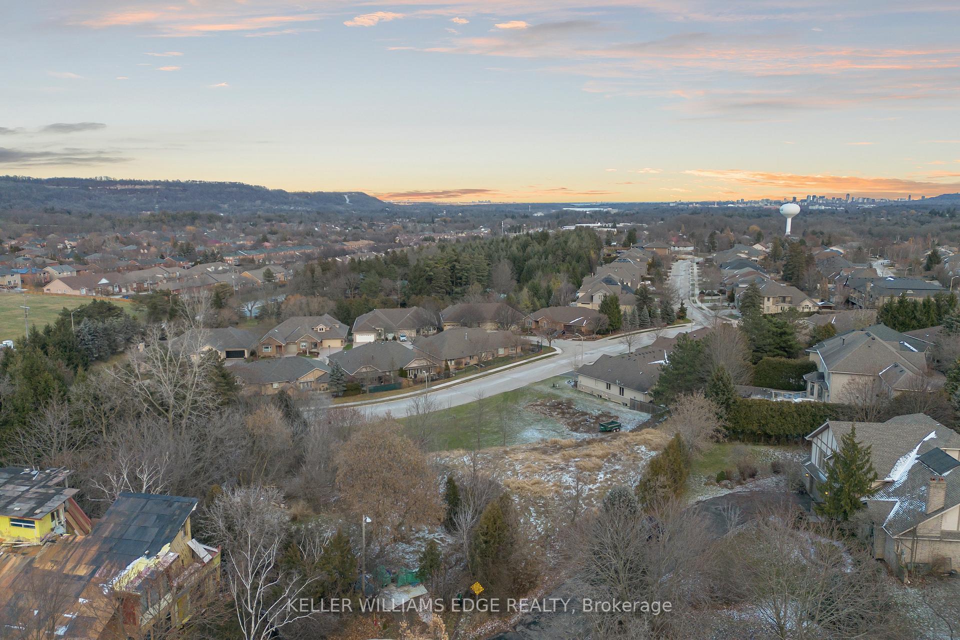 Photo 11 of Ridgewood Boulevard, Hamilton, Dundas — HOMEH