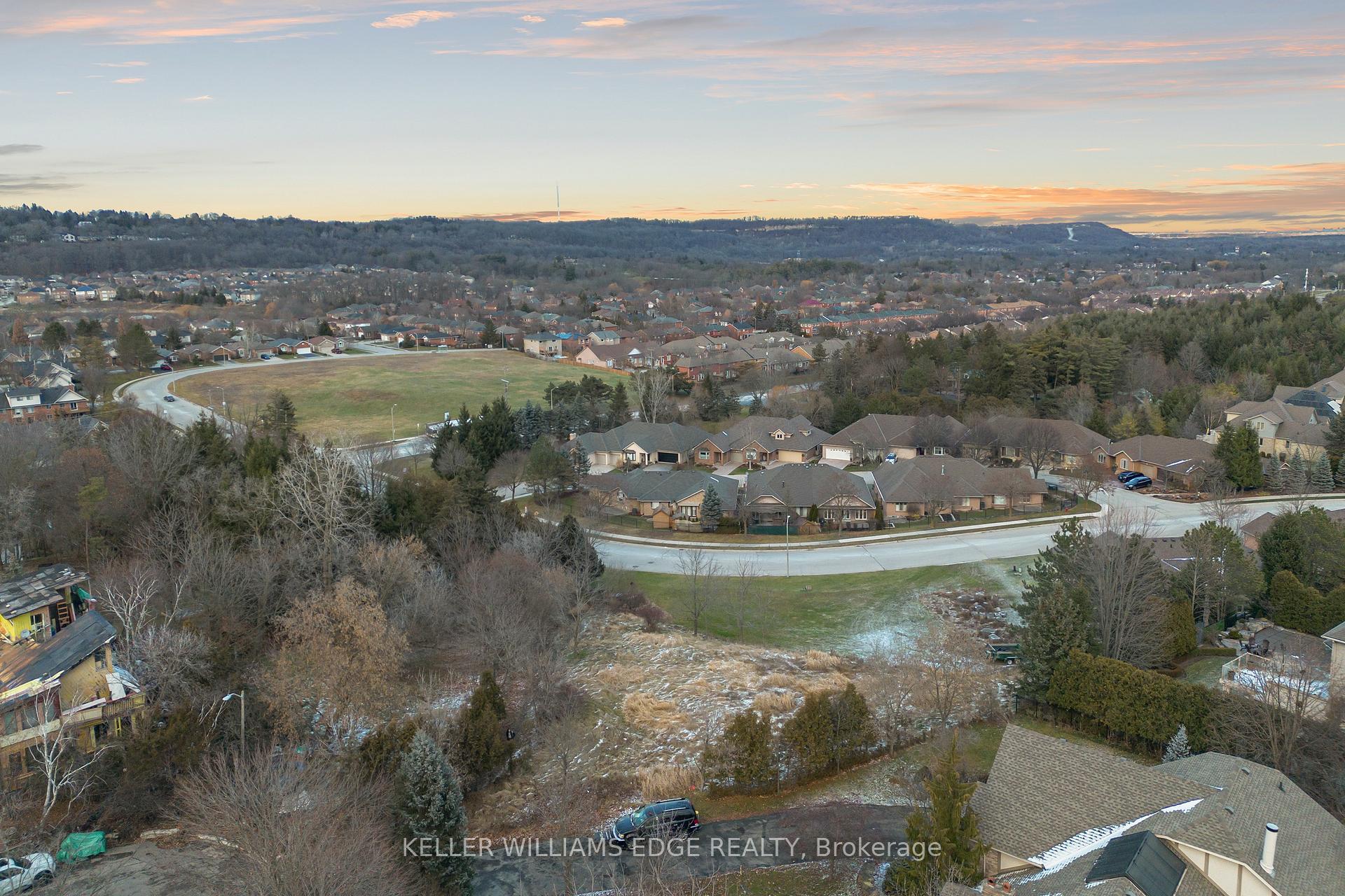 Photo 6 of Ridgewood Boulevard, Hamilton, Dundas — HOMEH