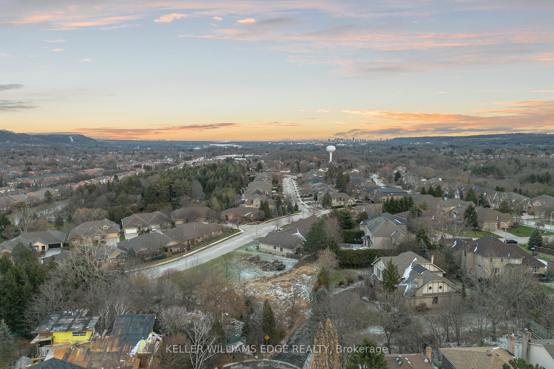 Photo 9 of Ridgewood Boulevard, Hamilton, Dundas — HOMEH