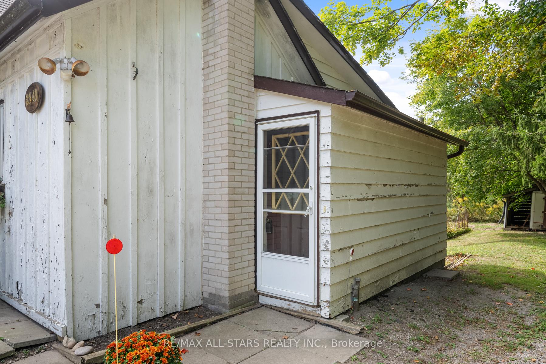 Photo 5 of 8940 Ashburn Road, Whitby, Rural Whitby — HOMEH