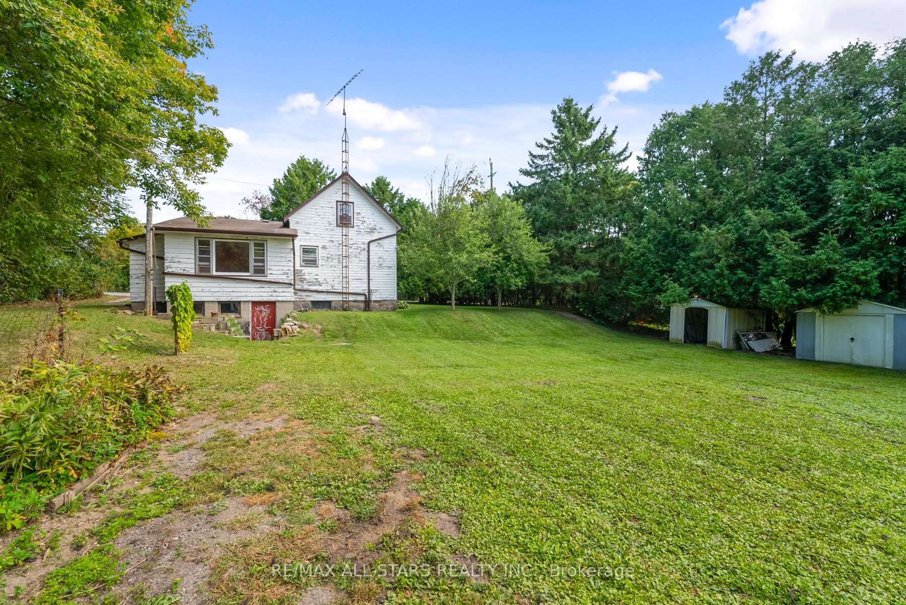 Photo 12 of 8940 Ashburn Road, Whitby, Rural Whitby — HOMEH