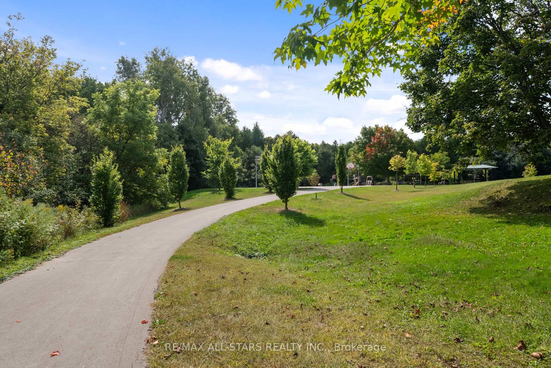 Photo 33 of 8940 Ashburn Road, Whitby, Rural Whitby — HOMEH