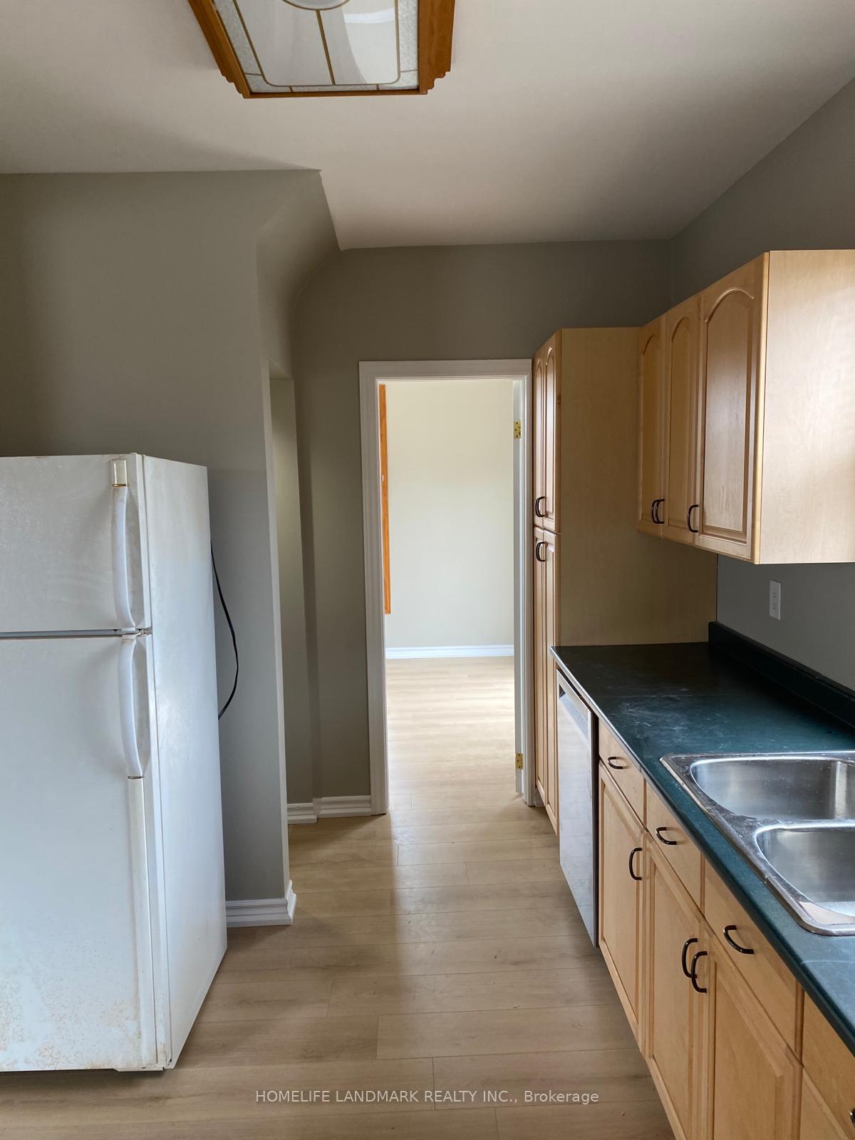Photo 4 of 28 West Avenue, Hamilton, Winona — HOMEH