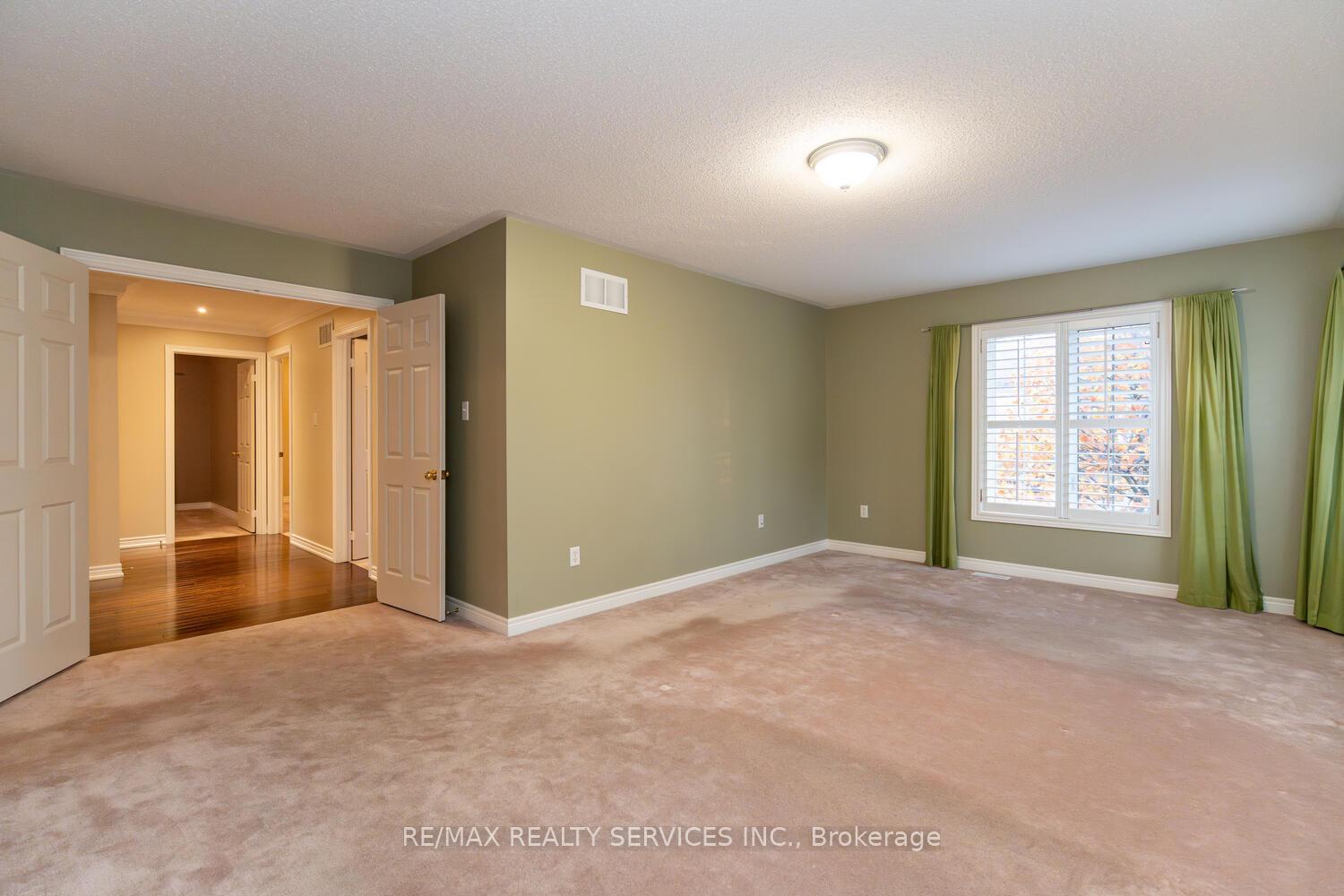 Photo 17 of 21 Whitbread Crescent, Ajax, Northeast Ajax — HOMEH