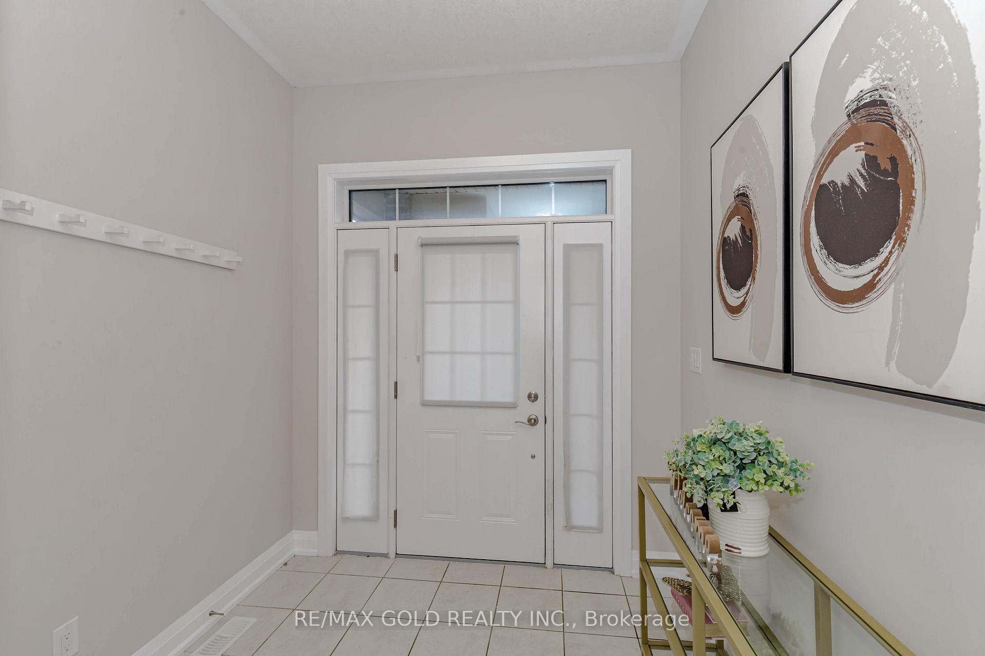 Photo 2 of 238 Sedgewood Street, Kitchener — HOMEH